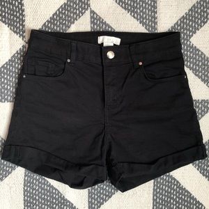 3/$30 NWOT H&M Black Denim High Waisted Shorts